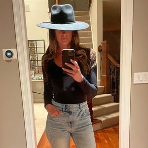 Meet your Posher, Mollie